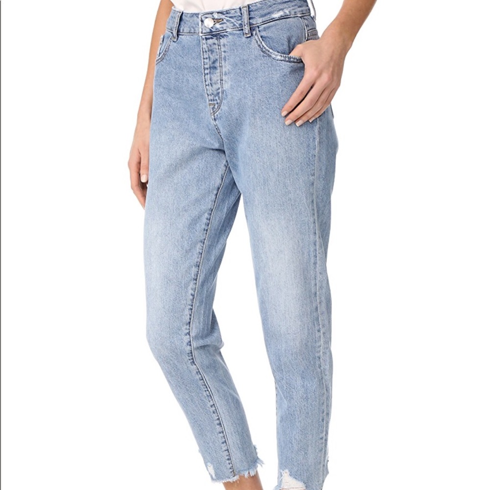 Like new DL1961 Goldie high rise tapered jean, 28